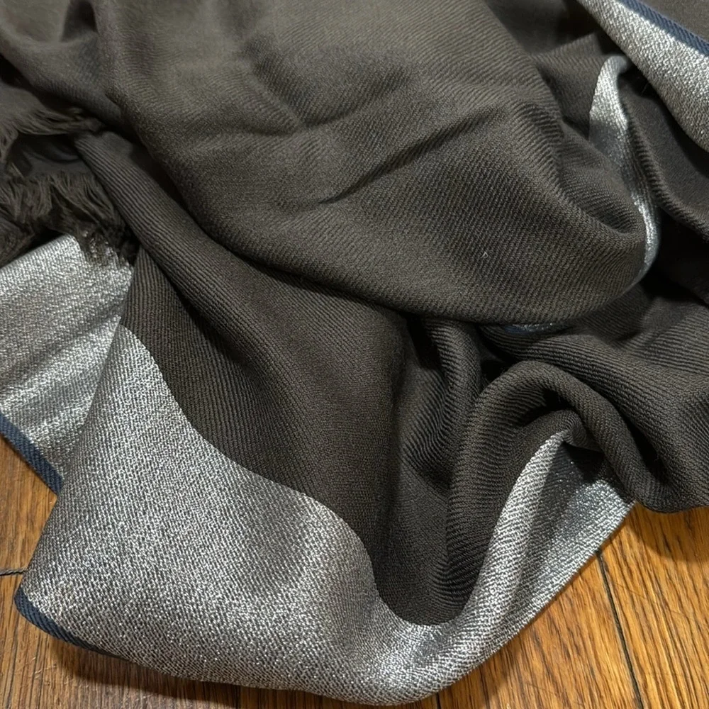 India Hicks Wool Queen’s Highway Scarf Wrap New WITHOUT TAG OR BOX metallic